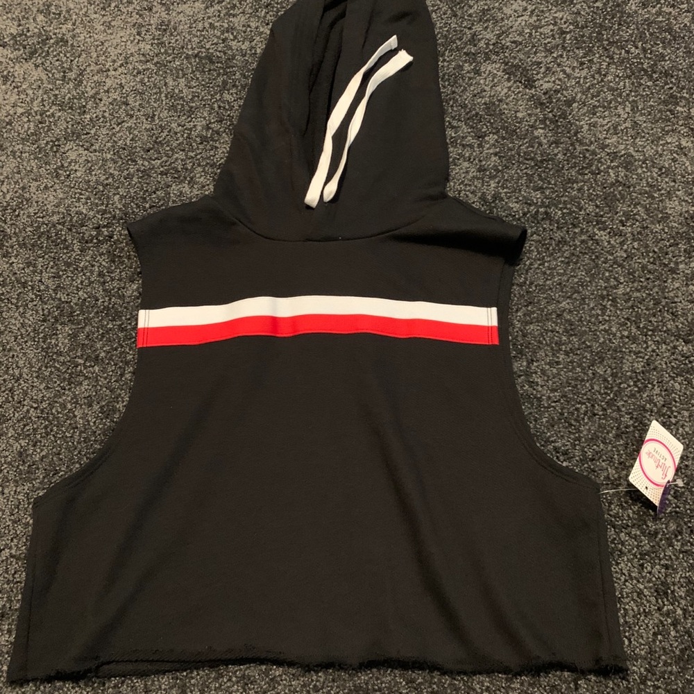 Sleeveless cropped hoodie